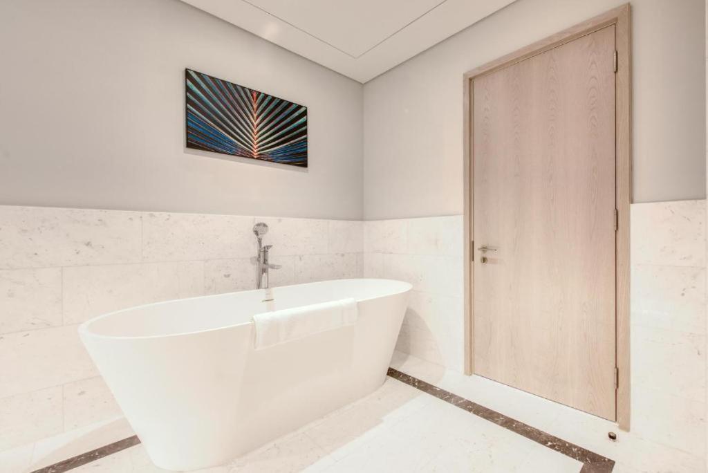 Your New Heaven Sea View 1br With St Regis Amenities * Dubai