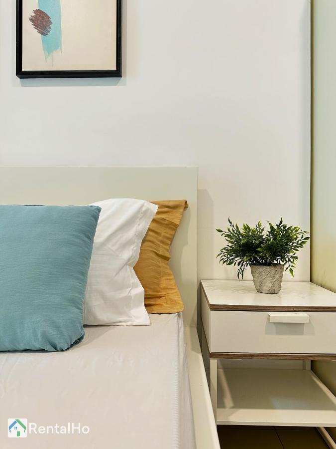 Apartment Quiet With Balcony And Roof Pool In Marina Dubai