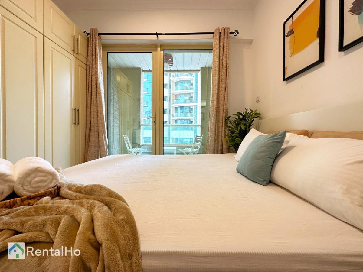 Quiet With Balcony And Roof Pool In Marina Apartment *