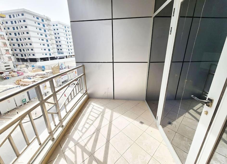 Rh- Exquisite & Spacious 01 Bedroom Near Mall Of The Emirates Apartment