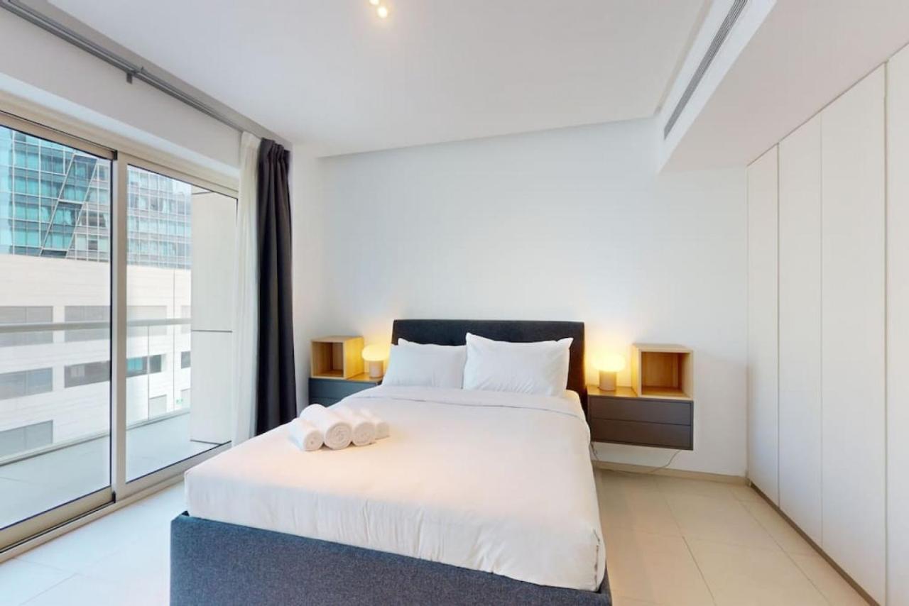 West Avenue - Chic One Bedroom Apartment *