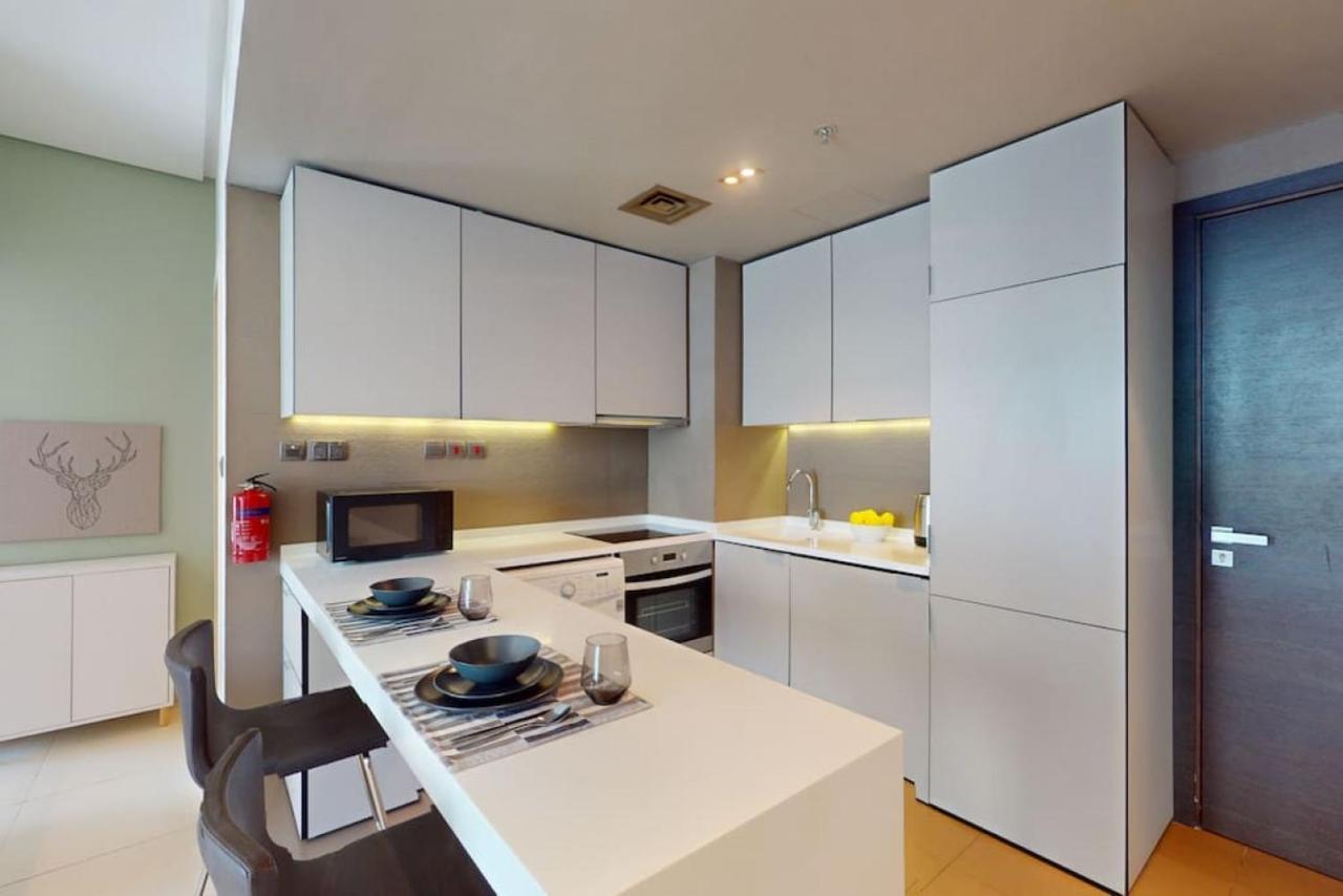 West Avenue - Chic One Bedroom Apartment *