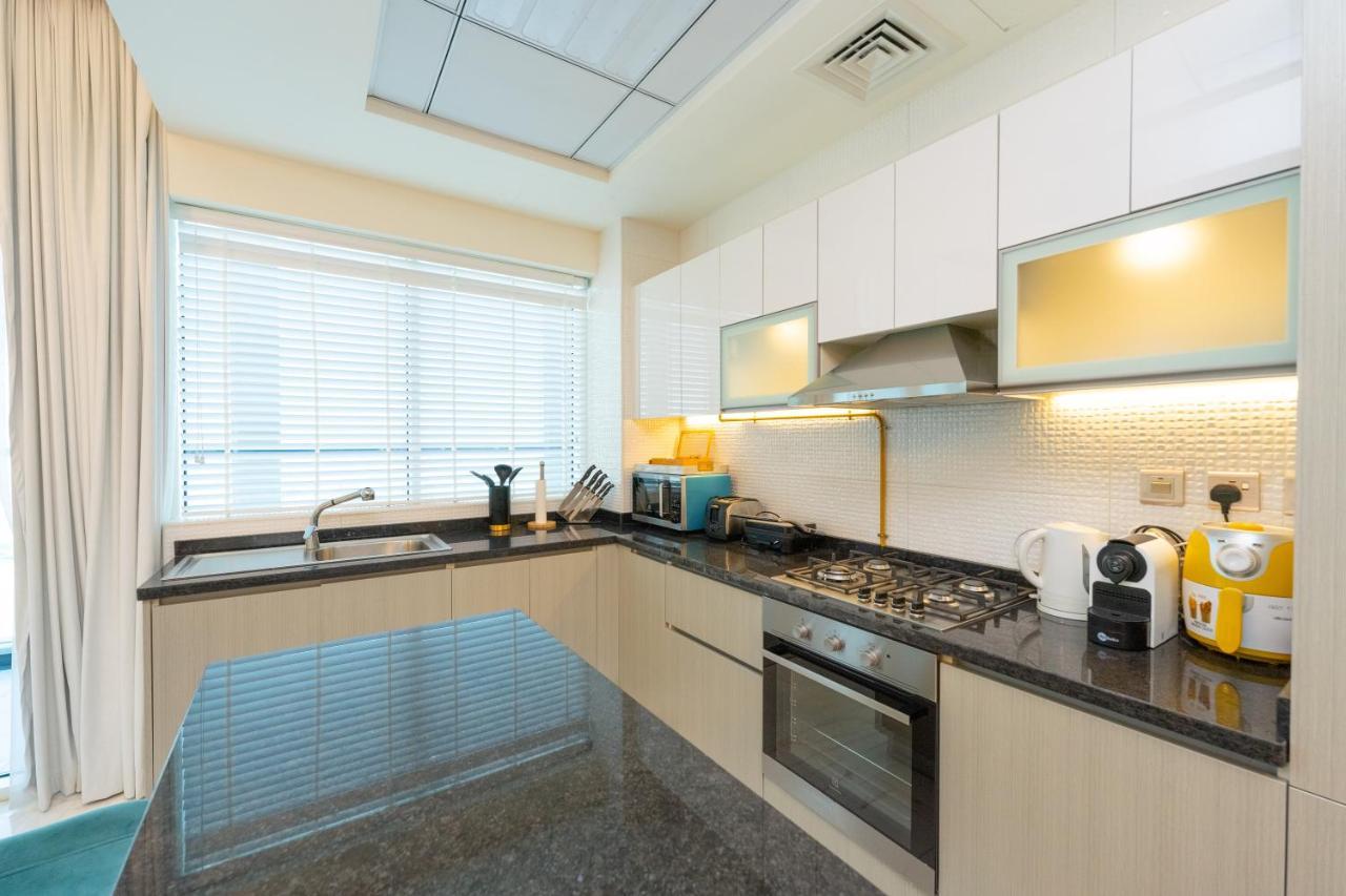 Fam Living - Bayz Tower By Danube - Business Bay