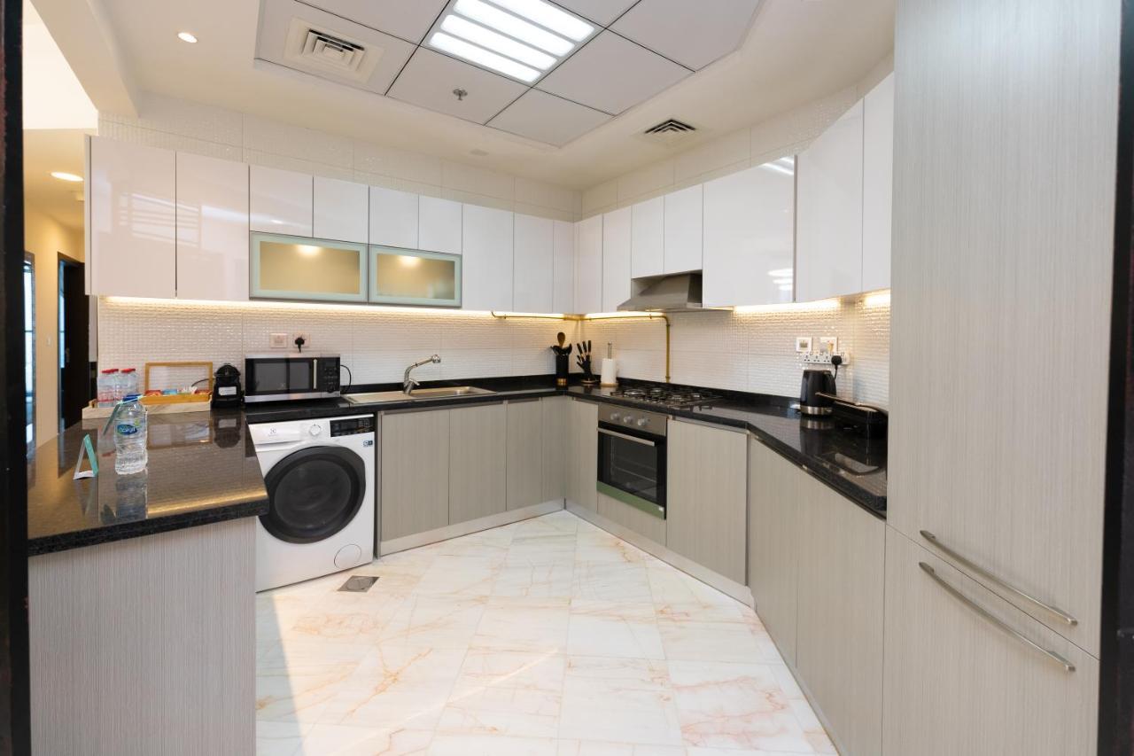 Fam Living - Bayz Tower By Danube - Business Bay Apartment Dubai
