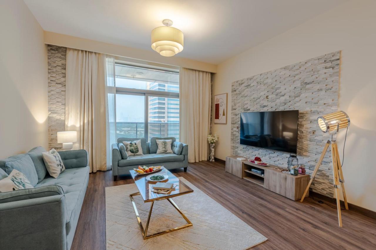 Apartment Beautiful Huge 2 Bed Dubai