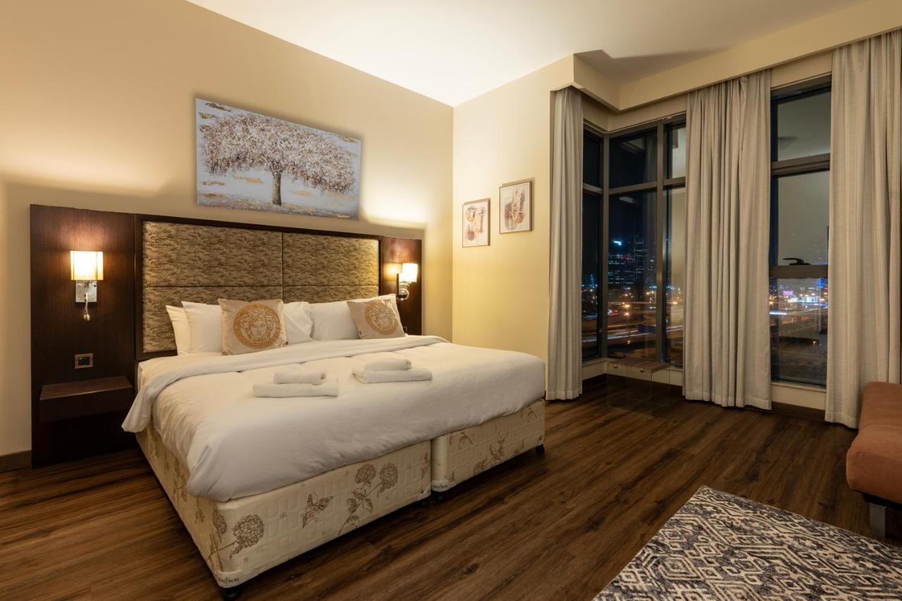 Beautiful Huge 2 Bed *