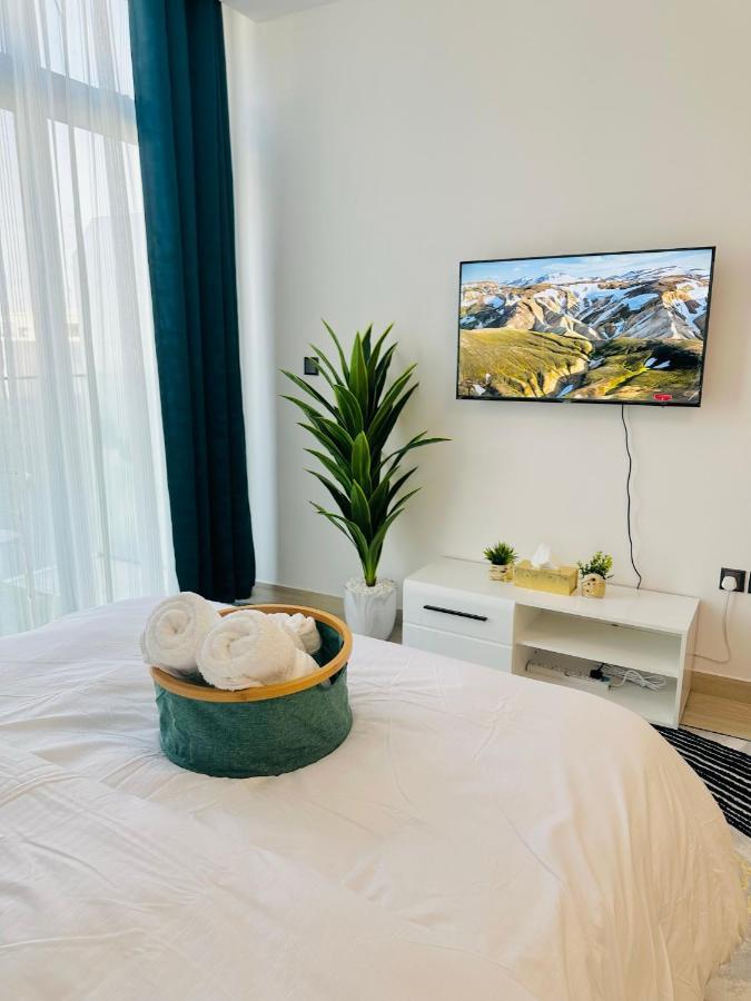 Cozy In Jumeirah Village Circle Apartment