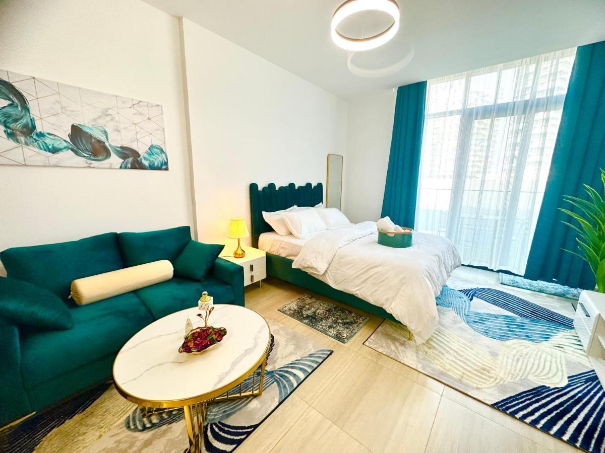 Cozy In Jumeirah Village Circle Apartment