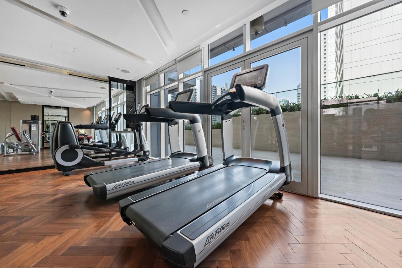 Luxe 1br Sleeps 4, Near Burj Khalifa And Mall With Pool And Free Parking *