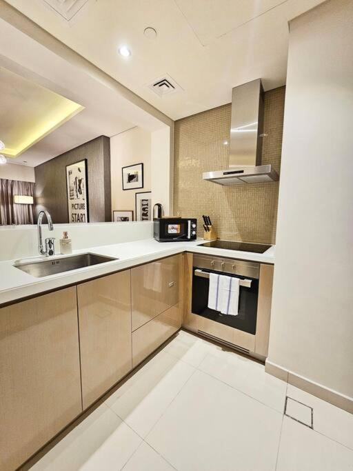 Luxury Paramount D635 * Dubai
