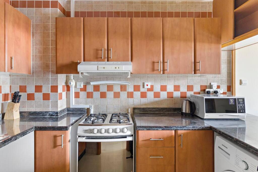 Apartment Stonetree - Furnished 1 Bedroom Close To Metro *