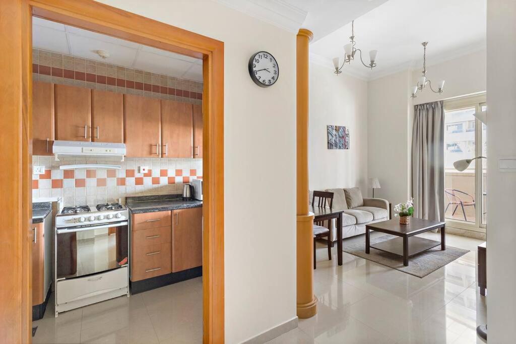 Stonetree - Furnished 1 Bedroom Close To Metro *