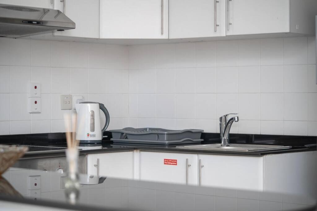 Stonetree - Furnished 1br Close To Metro Apartment