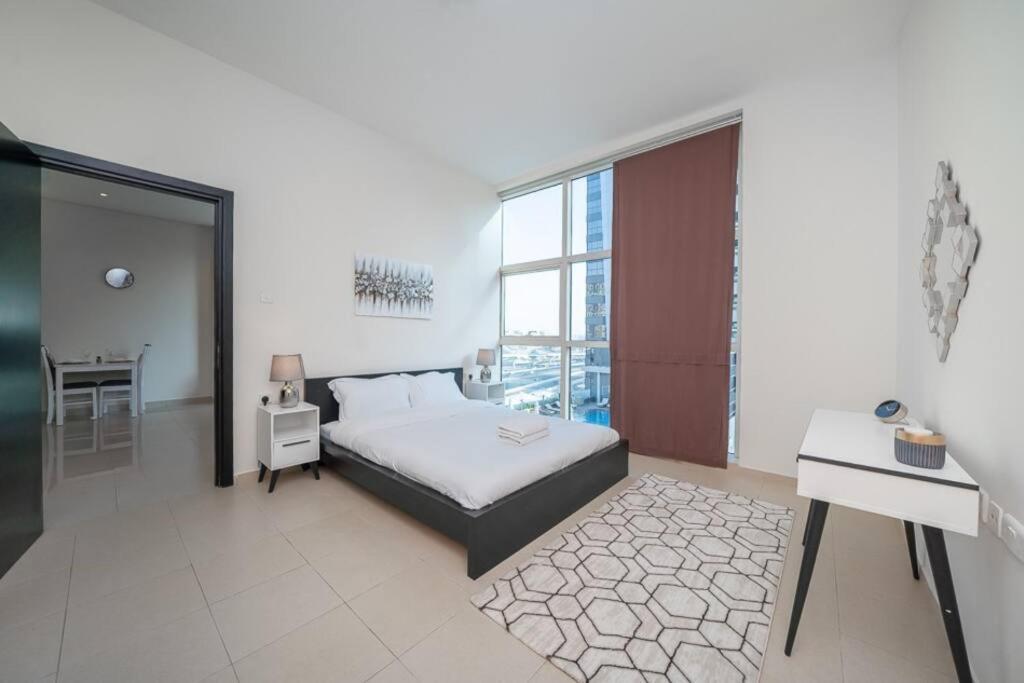 Stonetree - Furnished 1br Close To Metro *