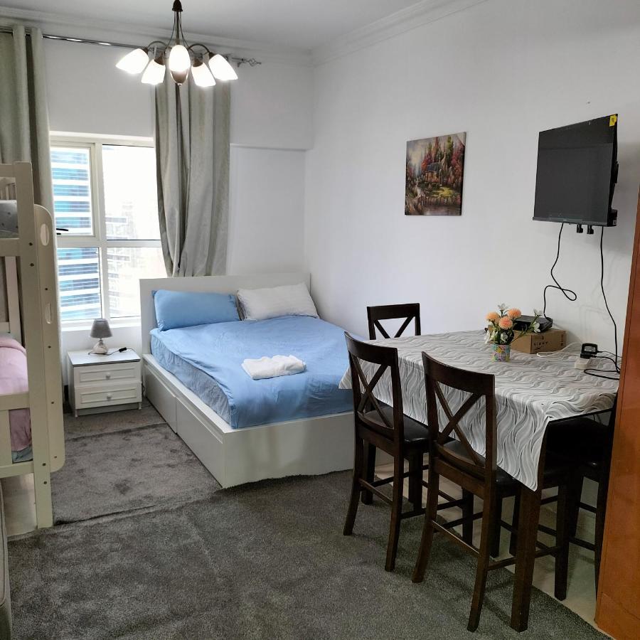 Private In Tecom Next To Metro Station Apartment