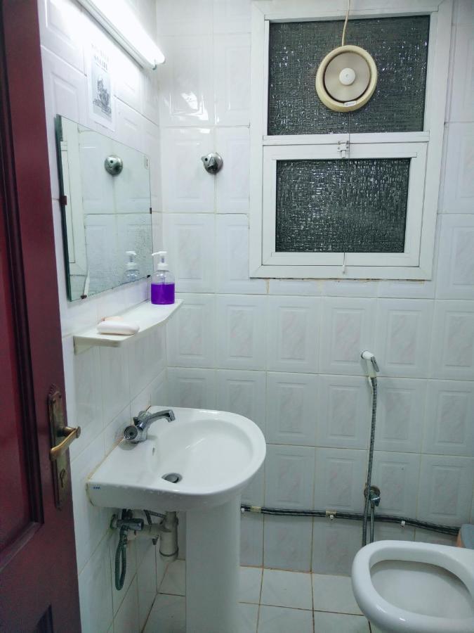 Apartment Sharaf Dg Metro Partition Private - 39 Flat-03# *