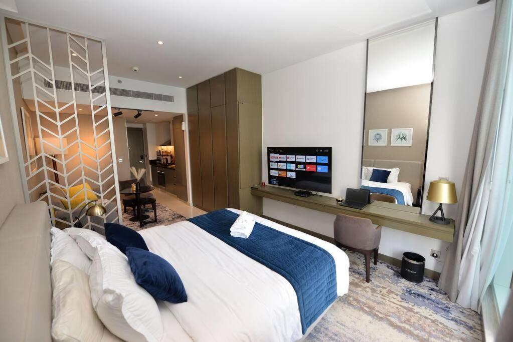 Luxury Business Bay With Breathtaking Views. *