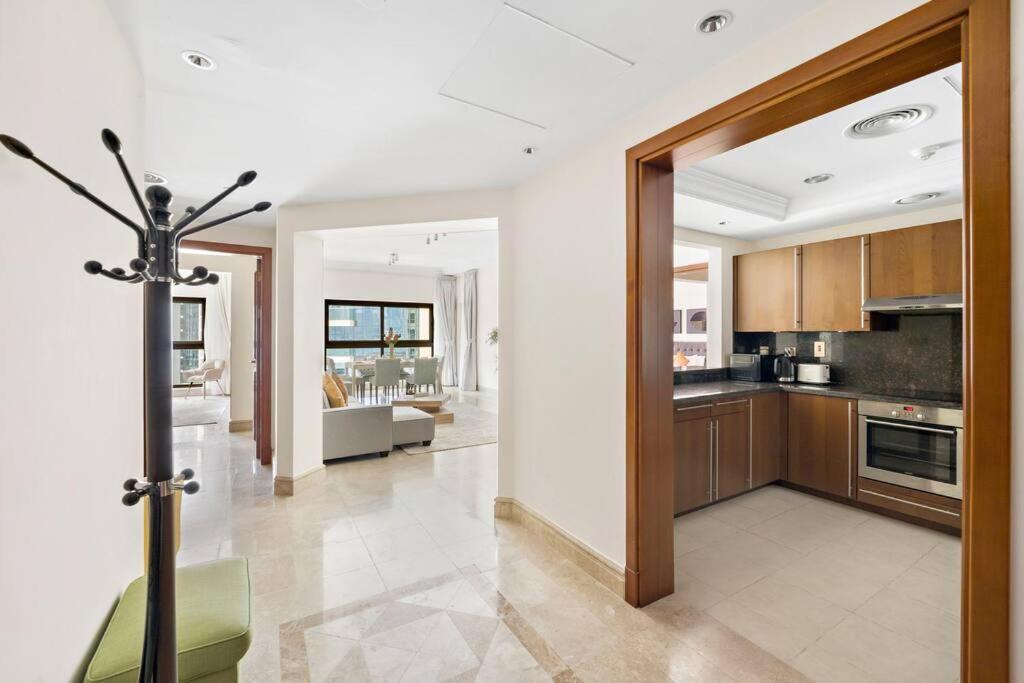 Stonetree - Stylish 2br In Fairmont With Access Apartment