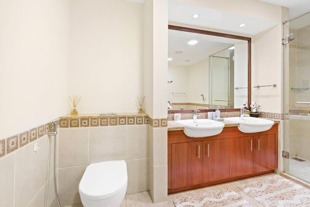 Stonetree - Stylish 2br In Fairmont With Access