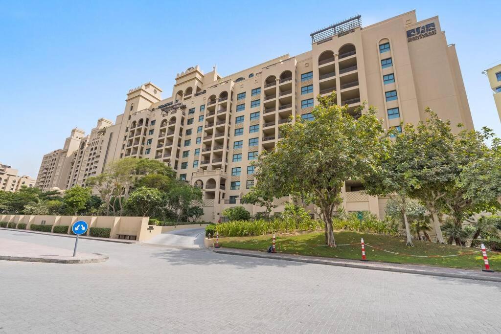 Stonetree - Stylish 2br In Fairmont With Access Apartment