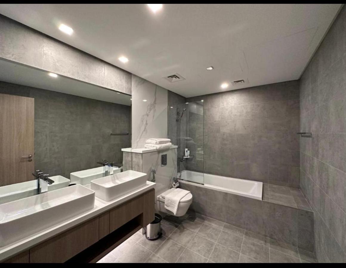 Mira Homes - Serviced 2 Bedroom In Marina Apartment Dubai