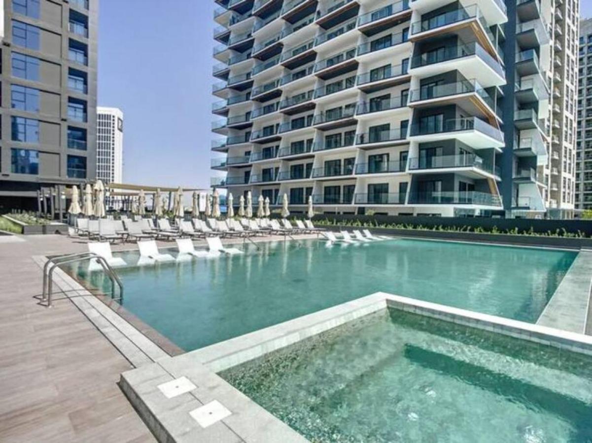 Apartment 15 Northside A - Pristine Two Bedroom *