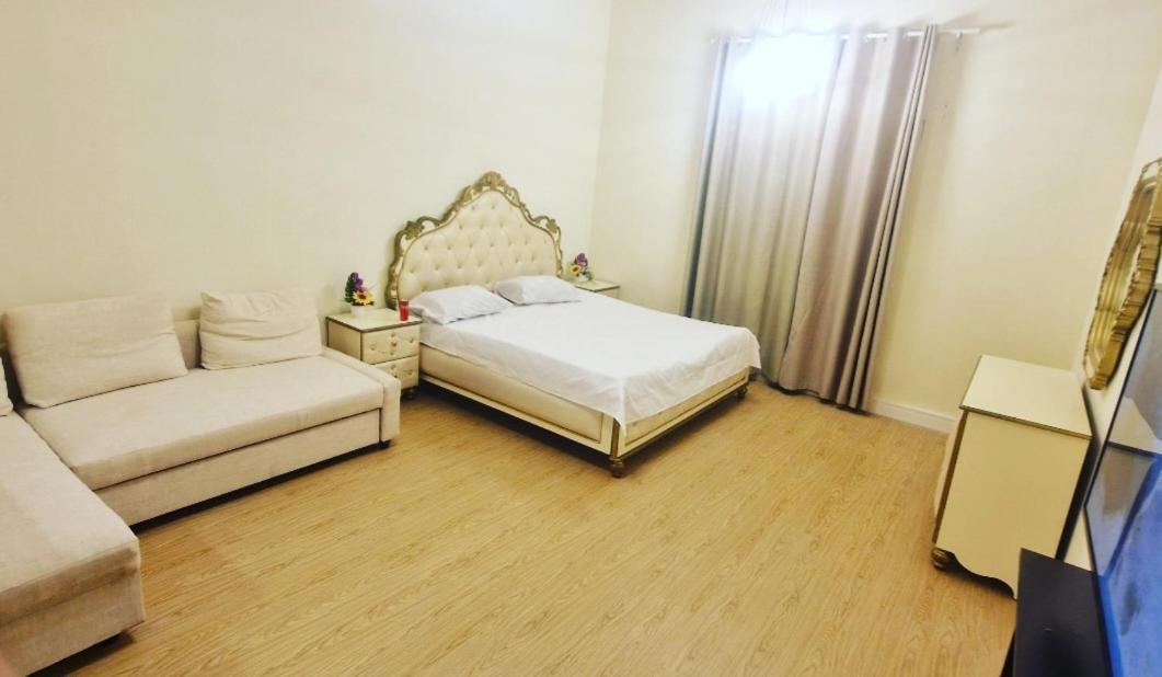 In Discovery Gardens Apartment Dubai