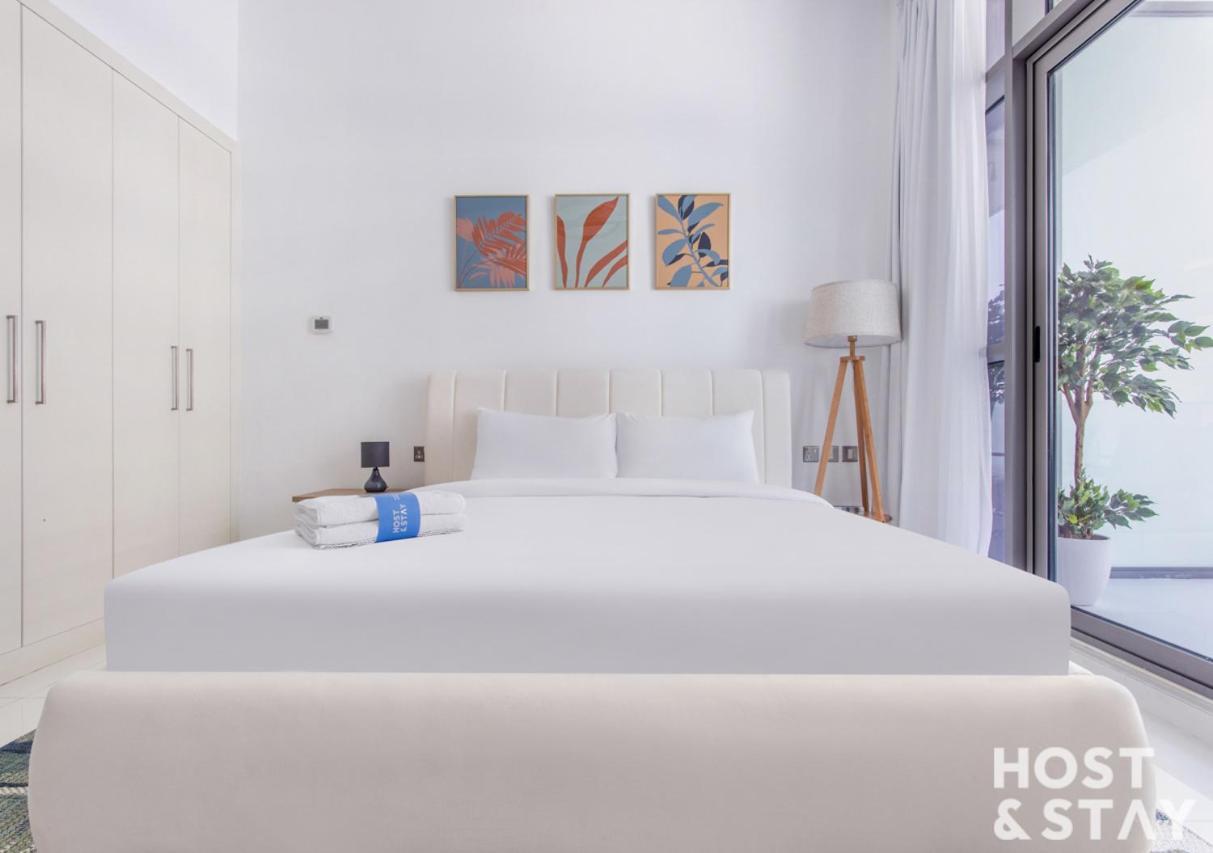 Apartment In Loreto 1a, Damac Hills - Host &