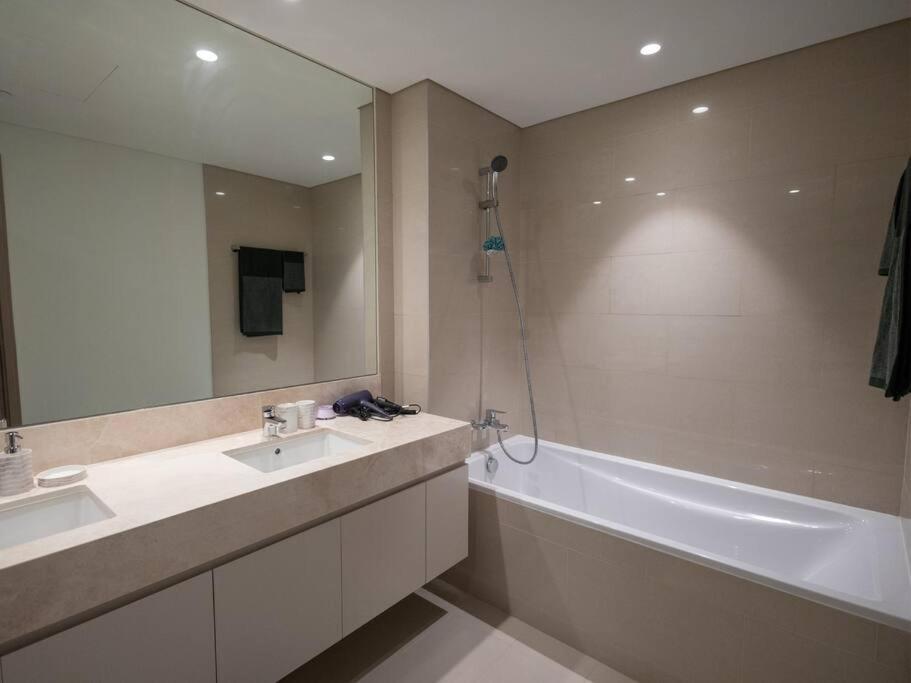 Mh- Stuning 2 Bedroom - Act Tower - Burj View - Downtown Ref501 Dubai