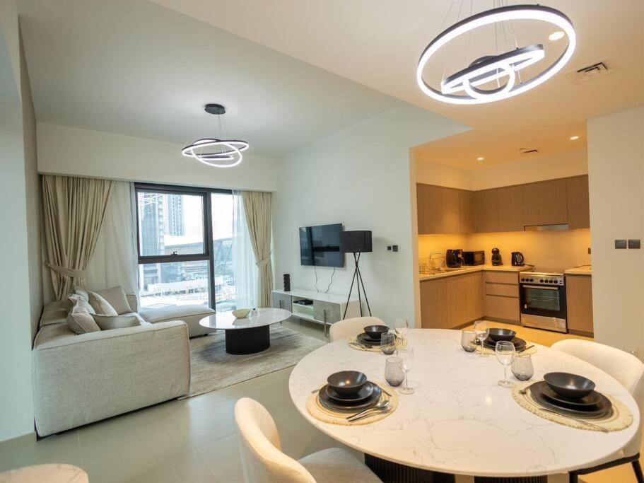 Apartment Mh- Stuning 2 Bedroom - Act Tower - Burj View - Downtown Ref501 Dubai