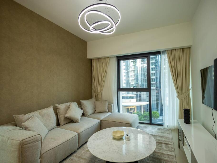 Mh- Stuning 2 Bedroom - Act Tower - Burj View - Downtown Ref501 *