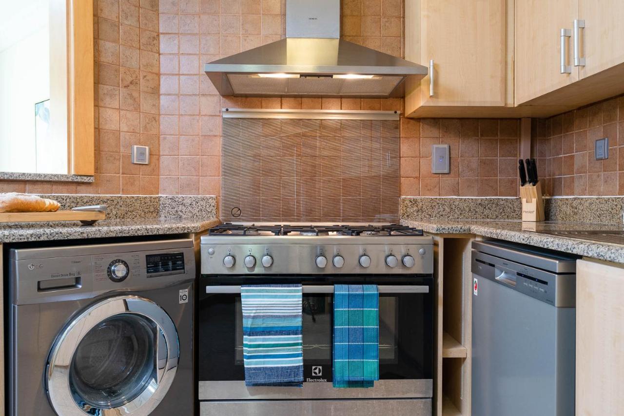 Cosy Family Getaway - Palm Jumeriah Apartment *