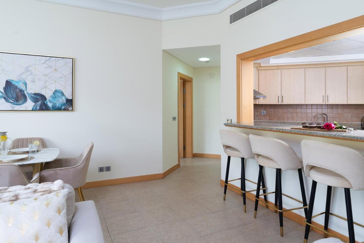 Cosy Family Getaway - Palm Jumeriah Apartment Dubai