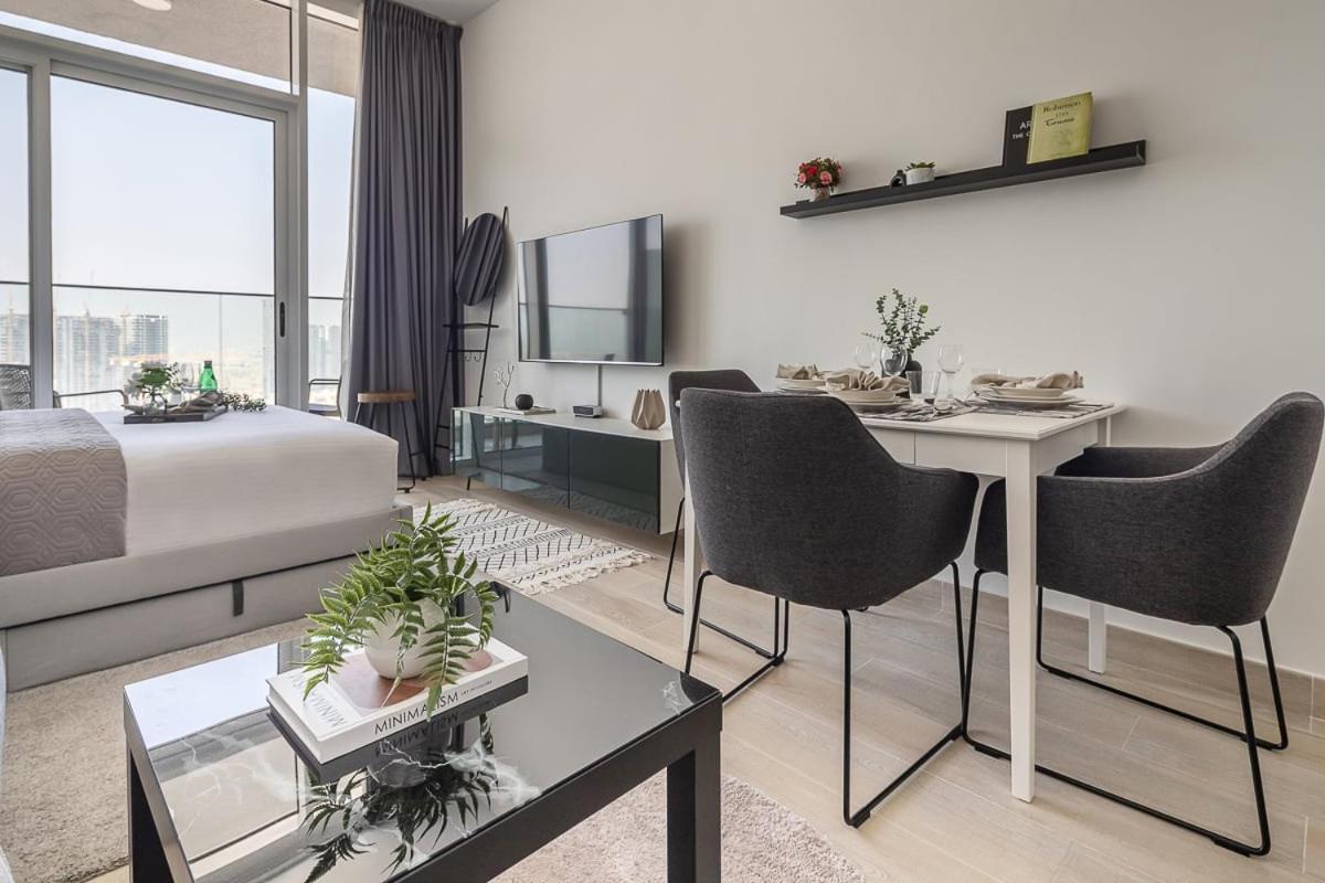 Frank Porter - Bloom Heights Apartment Dubai