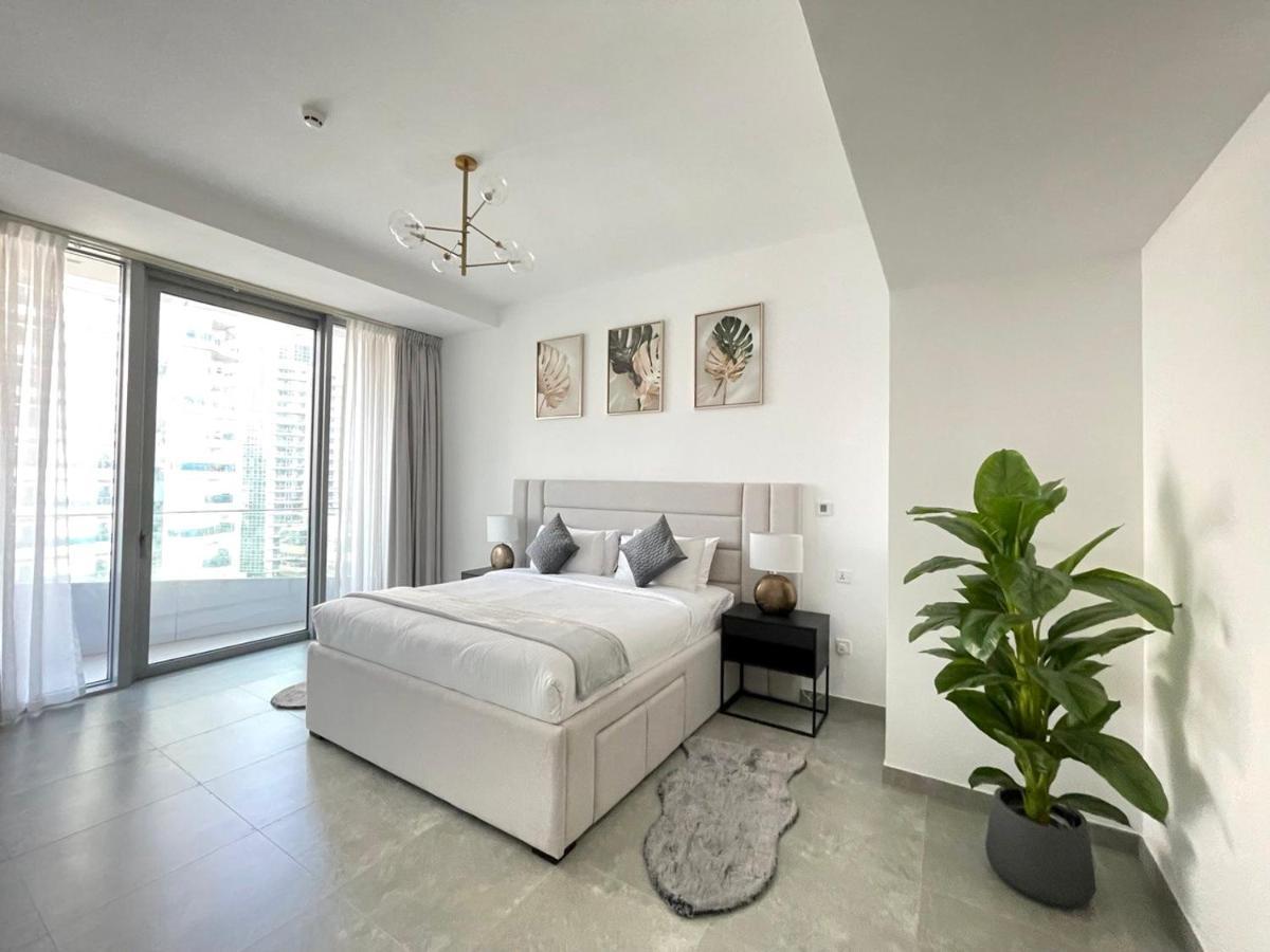 Apartment Luxury 1br In Brand New Building, Marina Dubai