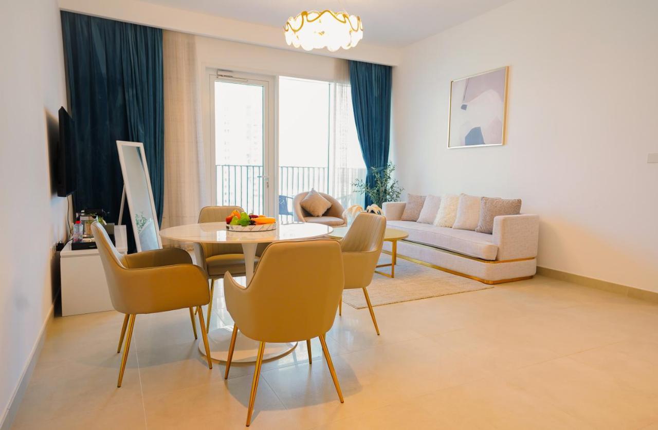 Citihome-1br With Large Living In Creek Horizon Dubai