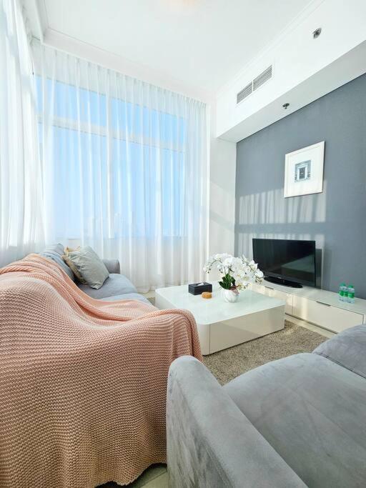 Luxury Botanica 67 Apartment
