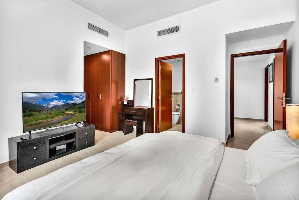Modern 3br Flat In The Heart Of Jbr Apartment Dubai