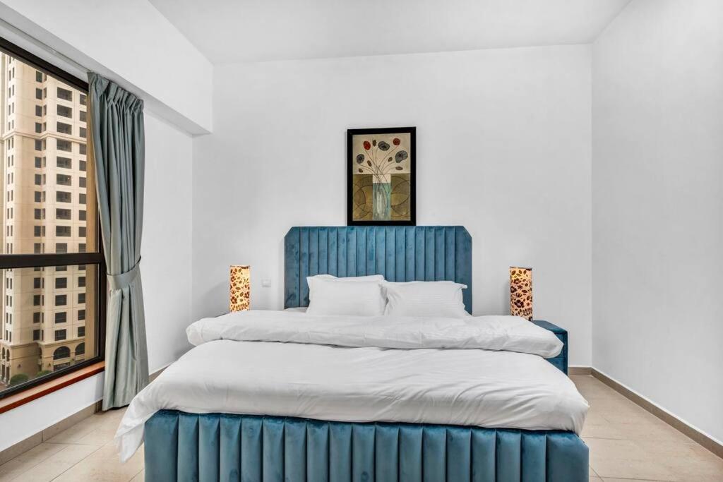 Modern 3br Flat In The Heart Of Jbr *