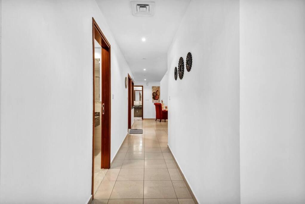 Modern 3br Flat In The Heart Of Jbr *