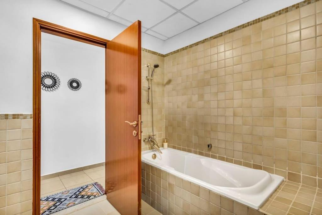 Modern 3br Flat In The Heart Of Jbr