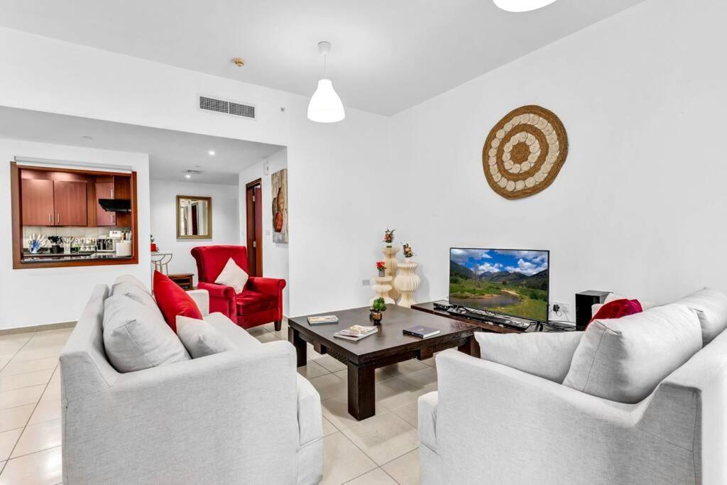 Modern 3br Flat In The Heart Of Jbr *