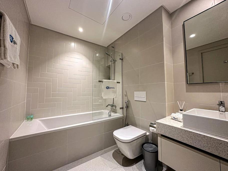 Higuests - Emaar Beachfront Haven With Majestic Marina Views Apartment