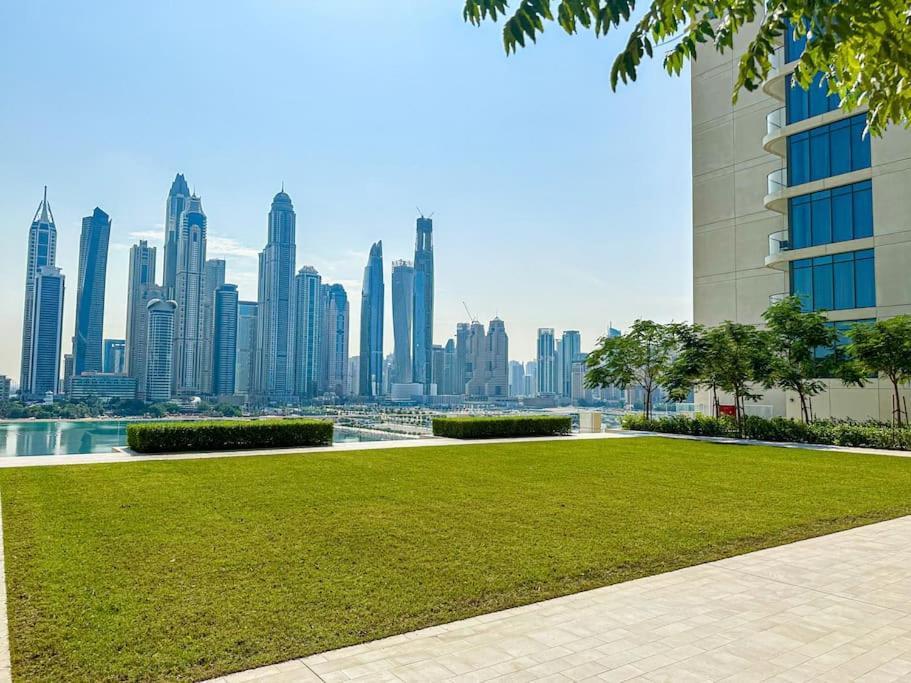 Higuests - Emaar Beachfront Haven With Majestic Marina Views Apartment