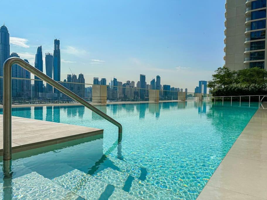 Apartment Higuests - Emaar Beachfront Haven With Majestic Marina Views Dubai
