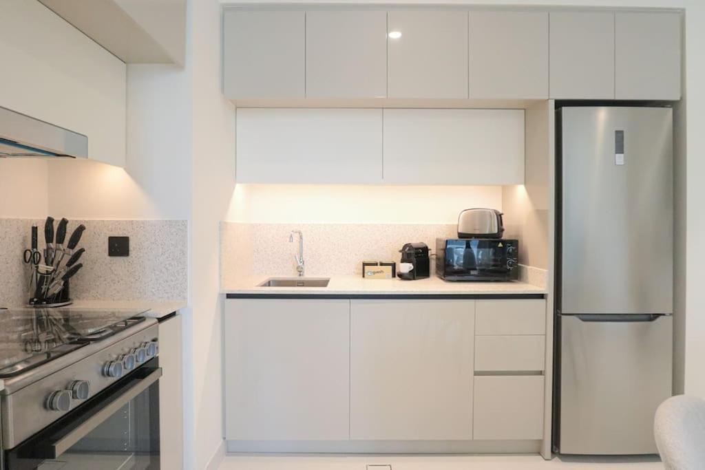 Apartment Higuests - Emaar Beachfront Haven With Majestic Marina Views *