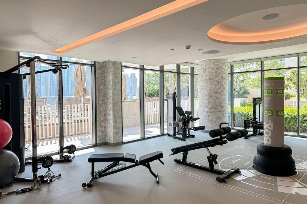 Higuests - Emaar Beachfront Haven With Majestic Marina Views Apartment