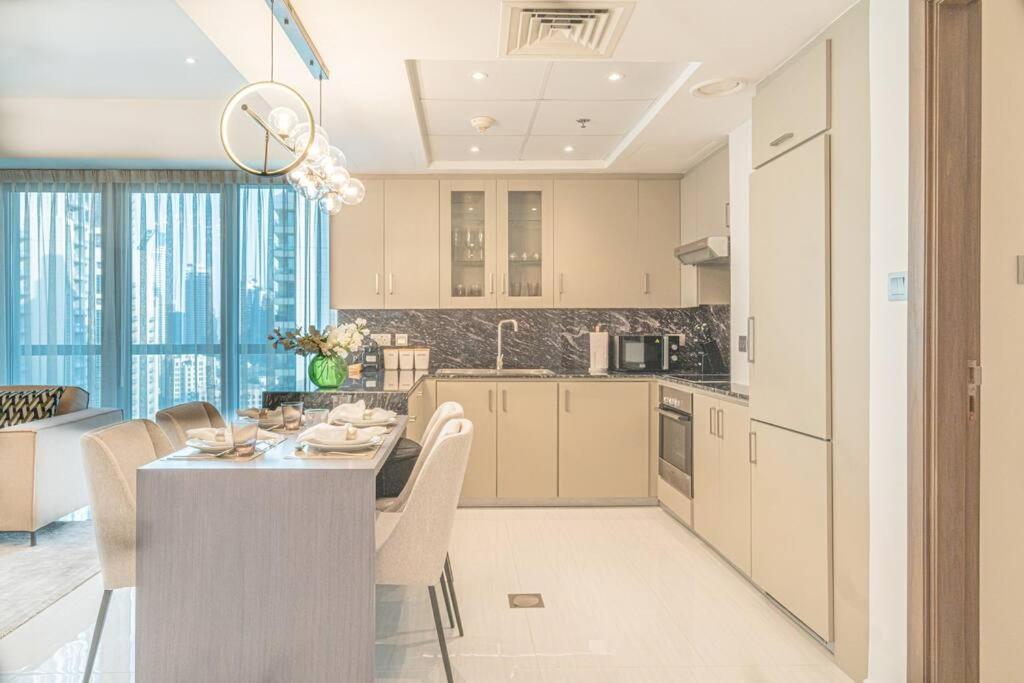 First Class 2br With Full Boulevard View Apartment