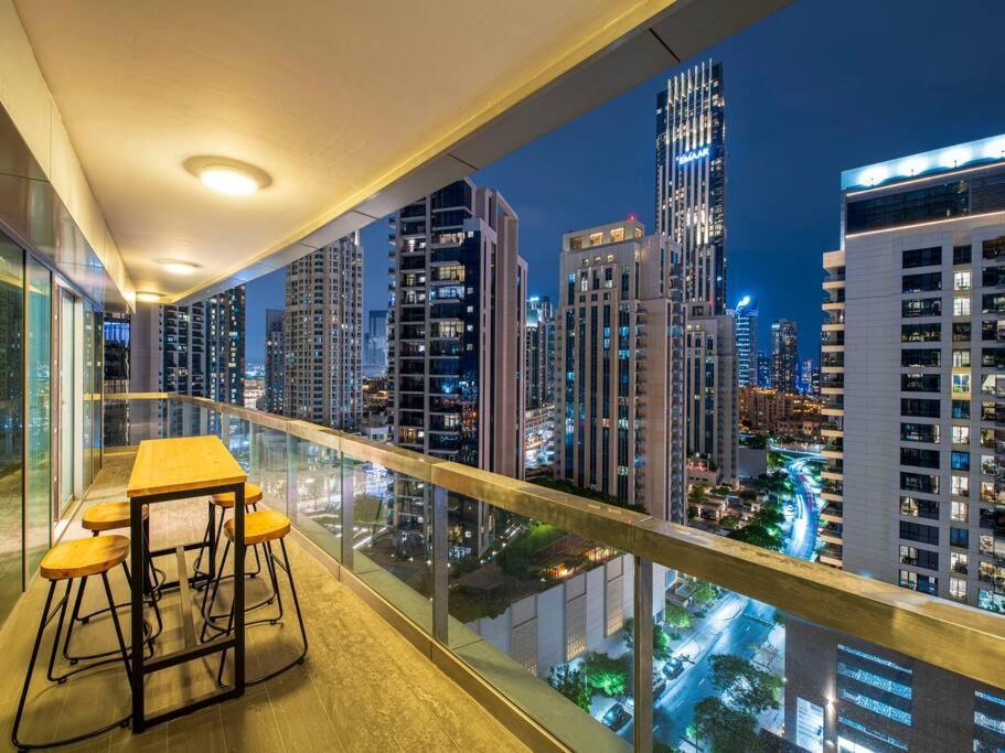 First Class 2br With Full Boulevard View