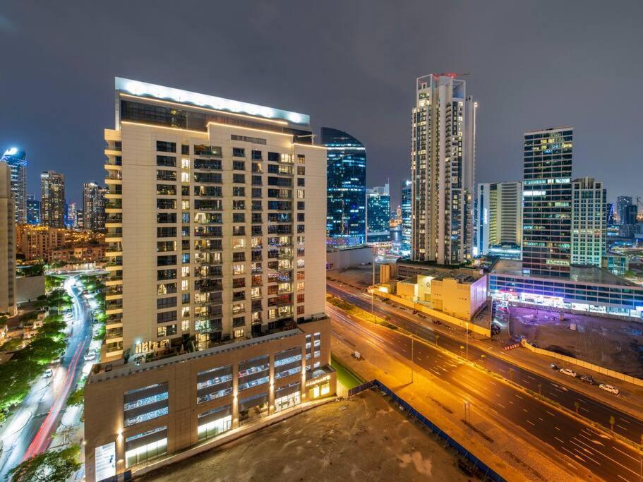 First Class 2br With Full Boulevard View * Dubai